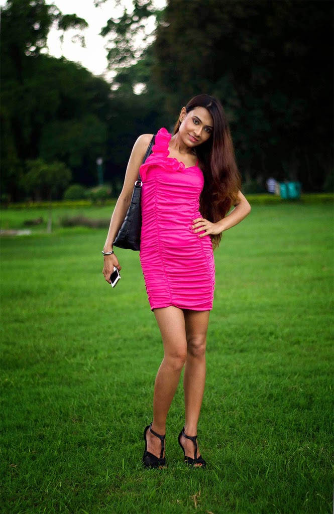 Pink Look fuchsia color ruched dress black heel sandals The Shocking Pink Look 5