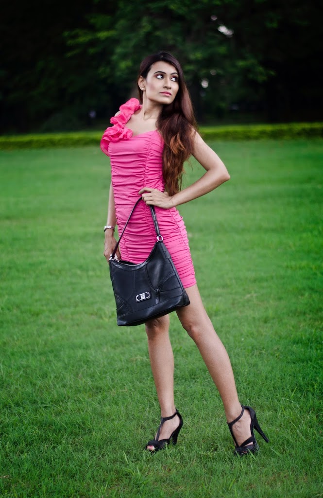 Pink Look black high heel aldo guess handbag black The Shocking Pink Look 7