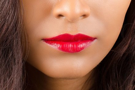 top-10-bold-red-lip-ideas-featured